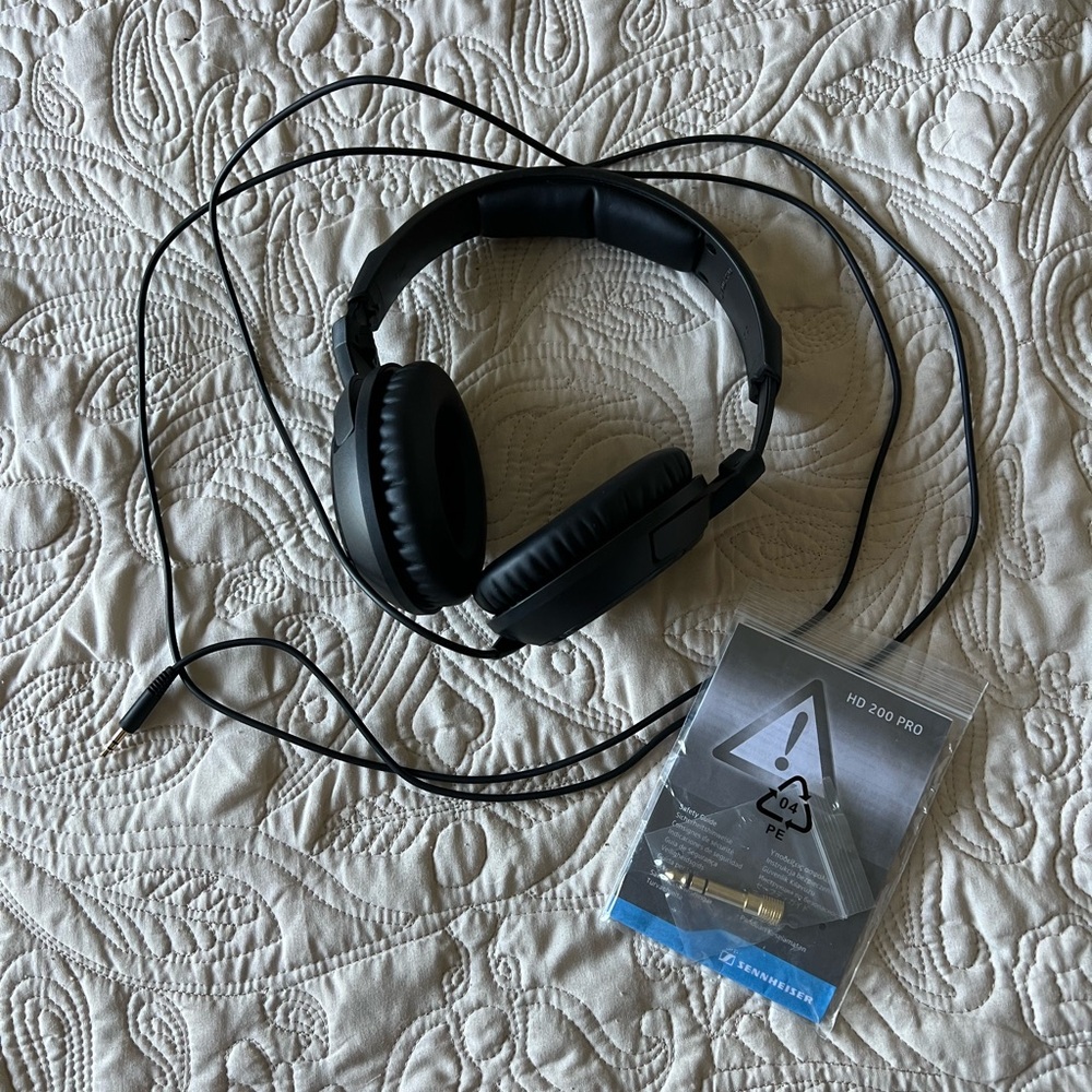 NWOT Sennheiser HD 200 Pro Professional Monitoring Headphone Black
